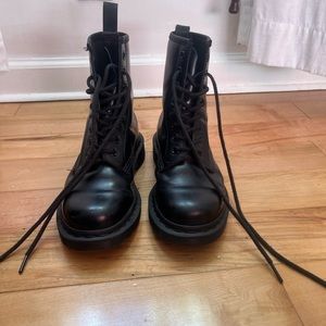Dr marten 1460 mono smooth leather lace up boots